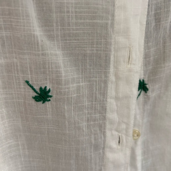 Forever 21 White Button-Up Shirt with Green Embroidery - Picture 2 of 6